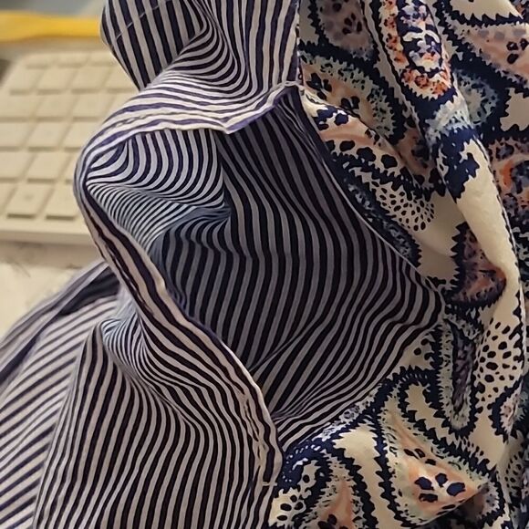 Liza Byrd Striped Paisley Top Size XS - Picture 8 of 11